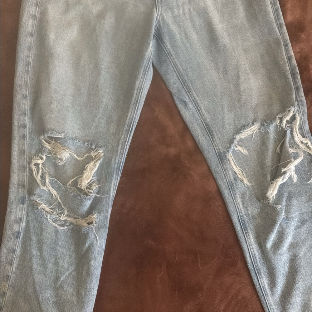 American Eagle Outfitters Women’s Light Blue Ripped Skinny Jeans